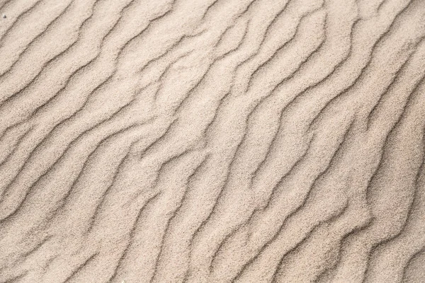 Hermosa arena blanca en la playa del mar — Foto de Stock