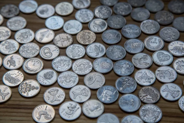 Anniversario lat monete di una vecchia valuta lettone — Foto Stock