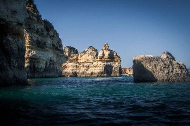 Güney Portekiz kayalıklardan güzel bir görünümü