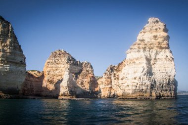 Güney Portekiz kayalıklardan güzel bir görünümü