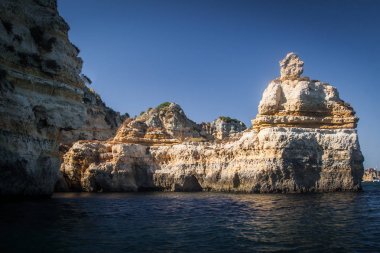 Güney Portekiz kayalıklardan güzel bir görünümü