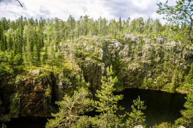 Finlandiya'da bir güzel göl manzara