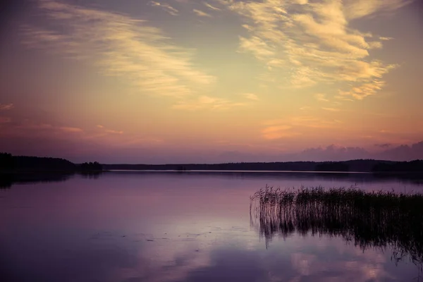 Eine wunderschöne Seenlandschaft in Finnland — Stockfoto