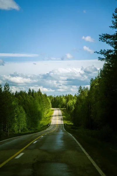 Karelya yol yolu ile Finlandiya