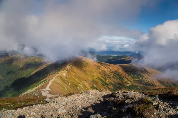 Güzel dağ manzarası Tatry, Slovakya
