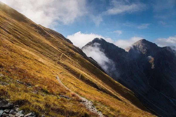 Güzel dağ manzarası Tatry, Slovakya