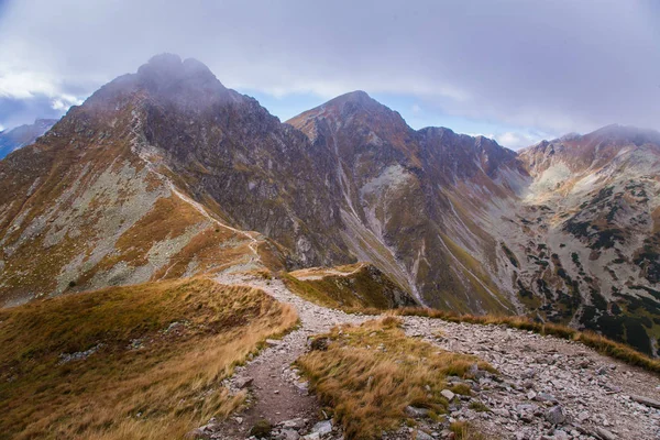 Güzel dağ manzarası Tatry, Slovakya