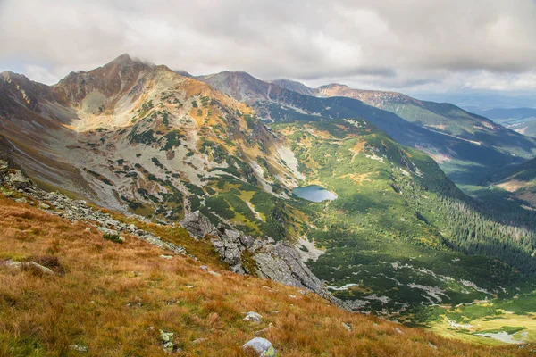 Pięknych górskich krajobrazów w Tatry, Słowacja — Zdjęcie stockowe