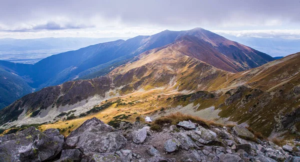 Güzel dağ manzarası Tatry, Slovakya