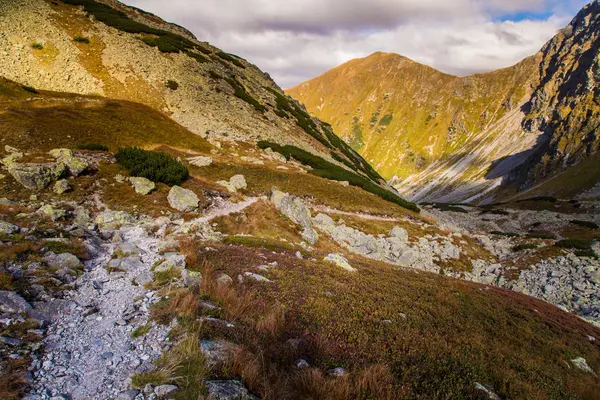 Güzel dağ manzarası Tatry, Slovakya