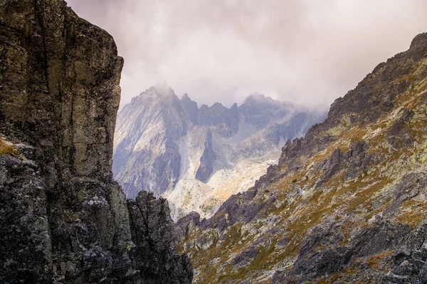 Güzel dağ manzarası Tatry, Slovakya