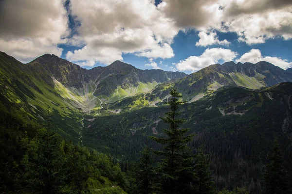 Güzel dağ manzarası Tatry, Slovakya
