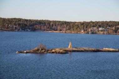 Deniz bir görünümden kışın Stockholm yakınındaki İsveç adalar.