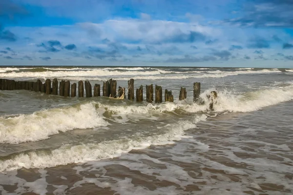 Un hermoso paisaje de dunas en la costa del mar Báltico — Foto de Stock