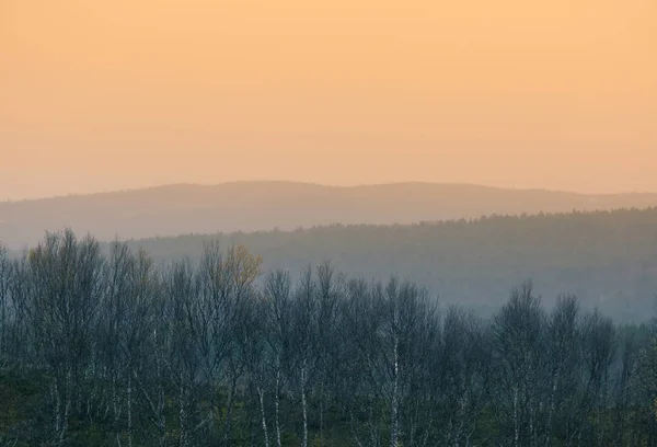 Mooi herfst landschap in Midden-Noorwegen. Kleurrijke herfst landschap in Scandinavië. — Stockfoto