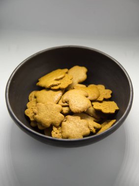 Ev yapımı gingerbread çerezleri bir güzel closeup. Noel geleneksel gıda.