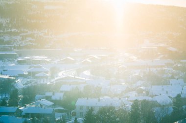 Roros bir güzel sabah manzara. Dünya Miras yer. Tarihi kent merkezi Norveç'te. Küçük bir kasaba kış manzara.