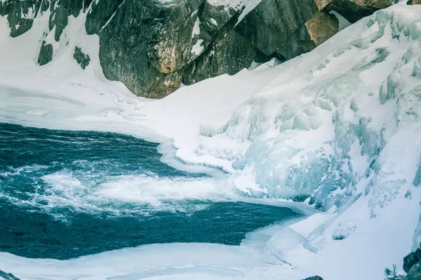 Bella Cascata Ghiacciata Nel Centro Della Norvegia Paesaggio Invernale Con — Foto Stock
