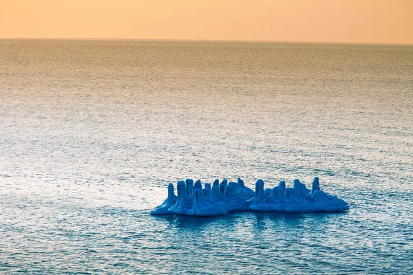 Schöne Gefrorene Pole Der Ostseeküste Eisformationen Winter Winterlandschaft Einer Ostsee — Stockfoto