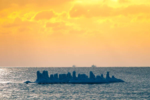 Красивые Замерзшие Полюса Побережье Балтийского Моря Ледяные Образования Зимой Зимний — стоковое фото