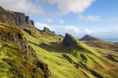 Güneşli Quairaing, Trotternish Yarımadası, Isle of Skye, İskoçya