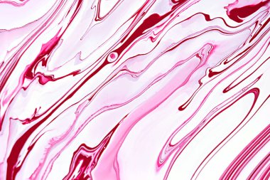 Parlak pembe mermer raster arka plan. Sıvı renkli dalgalar minimalist moda illüstrasyonu. Gül kırmızısı ve beyaz soyut sıvı sanatı. Akrilik ve yağlı boya akışı yaratıcı arkaplan.