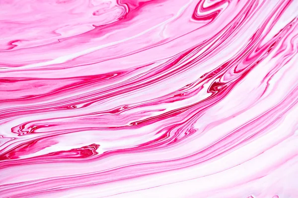 Ljus magenta rosa och vit marmorering raster bakgrund. Färgglada flytande stripy minimalistisk trendig färg konsistens. Rosenröd abstrakt flytande konst. Akryl och olja flödar modern kreativ bakgrund. — Stockfoto