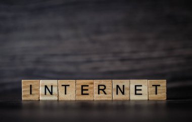 kelime Internet, ışık kare Panel ağaç üzerinde oluşan bir