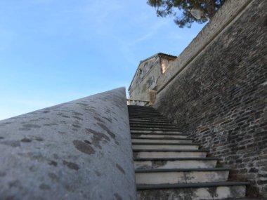 Tarihsel detaylar, en eski ülkelerde bu harika mimariler vardır. 