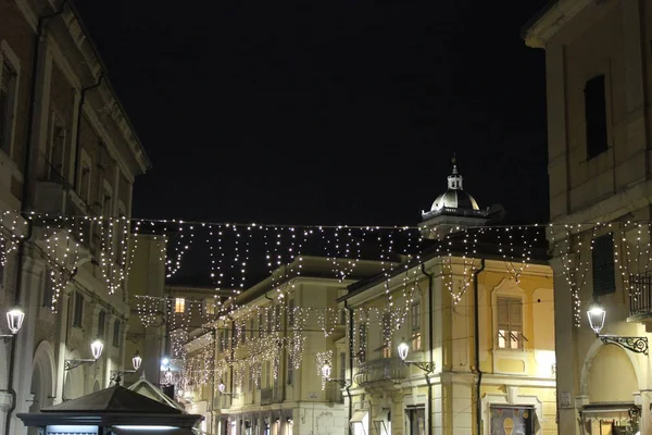 크리스마스 크리스마스 장식을 도시와 크리스마스의 불빛을 밝히고 — 스톡 사진