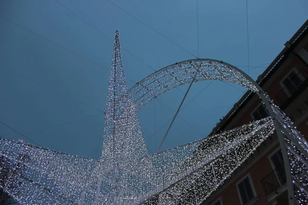 Luces Navidad Ciudad Prepara Para Recibir Navidad Ilumina Con Una — Foto de Stock