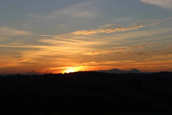 Puesta Sol Los Colores Del Cielo Atardecer Son Muy Intensos — Foto de Stock