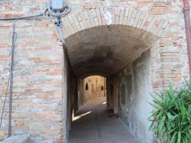 Tarihsel detaylar, en eski ülkelerin tarih ve kültür detaylarıyla dolu harika mimarileri vardır. 