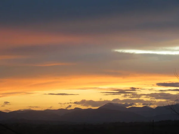 Sonnenuntergang Der Bewölkte Sonnenuntergang Wird Immer Detaillierter Und Die Wolken — Stockfoto