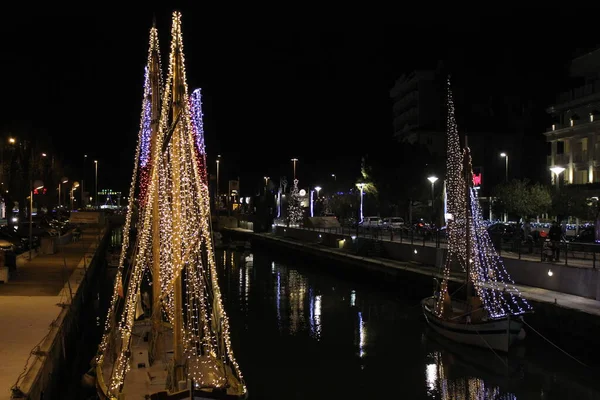 Luces Navidad Ciudad Prepara Para Recibir Navidad Ilumina Con Una — Foto de Stock