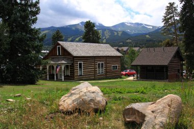 Eski günlük kabin Rocky Dağları '