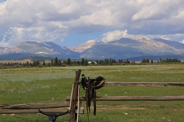 Rocky Dağları'nda bir at çiftliği hayatına