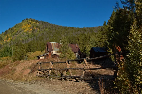 コロラド ロッキー山脈の古い鉱山小屋 — ストック写真
