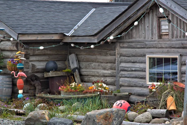 Alaskan Log Cabin Decorated Fishing Floats Nets Buoys Common Items — Stock Photo, Image