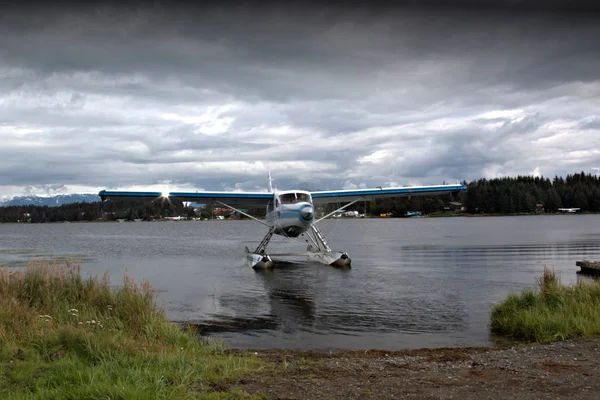 Avião flutuante do Alasca — Fotografia de Stock