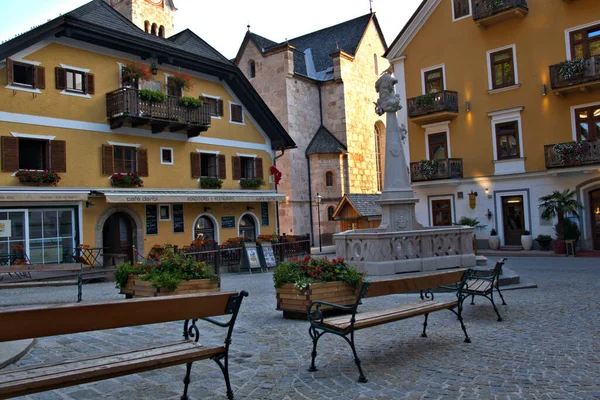 Piața Orașului Pentru Turiști Localnici Vizitat Hallstatt Austria — Fotografie, imagine de stoc