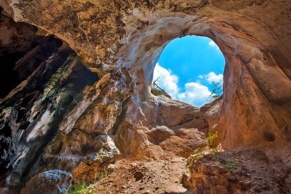 İlkel yolu Mağarası. Ao Nang, Krabi, Tayland.