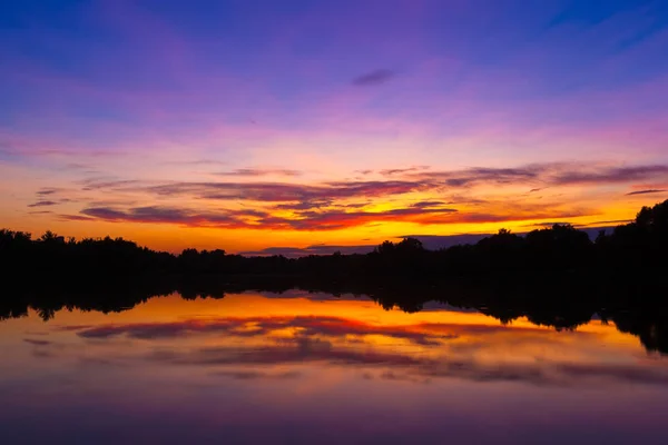 Natural sunset on the lake in Russia — Stock Photo, Image