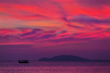 Sanya, Hainan, Çin Mor günbatımı.