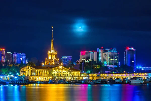 Mystical Sochi, Estação Marítima Central, Bem-vindo à Rússia 2018 . — Fotografia de Stock