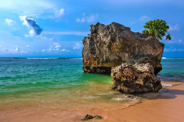 Padang Padang Beach, Bali, Indonesië. — Stockfoto