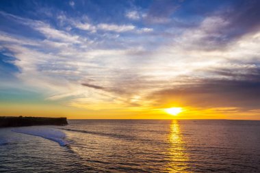 Jimbaran'da gün batımı, Güney Kuta, Bali, Endonezya.