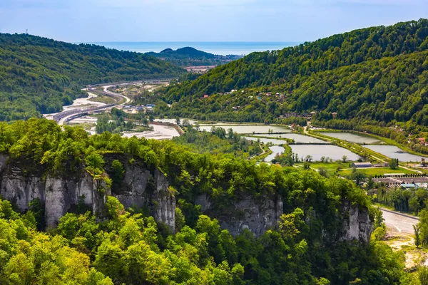 Yolun Adler Krasnaya Polyana, Sochi Rusya.