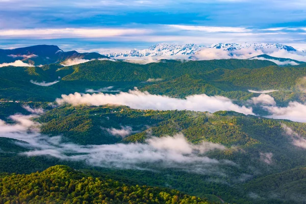 Gözlem Kulesi o Kafkas dağlarından Panoraması — Stok fotoğraf