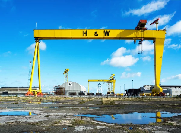 Samson en Goliath. Beroemde scheepswerf kranen in Belfast — Stockfoto